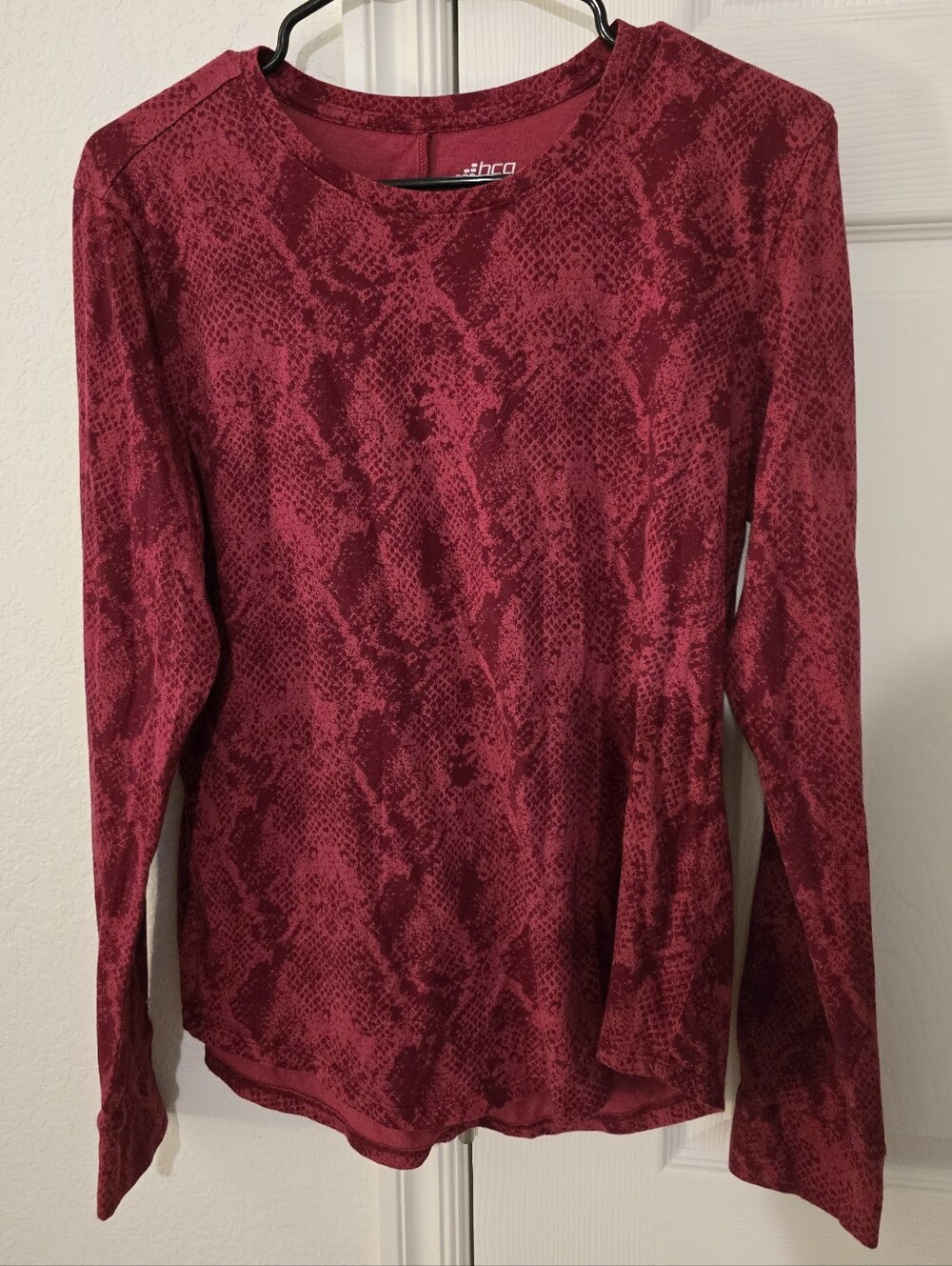 bcg Women's Burgundy Snake-Print Long Sleeve Top